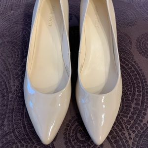 Nine West Nude Wedge Pumps Sz 9